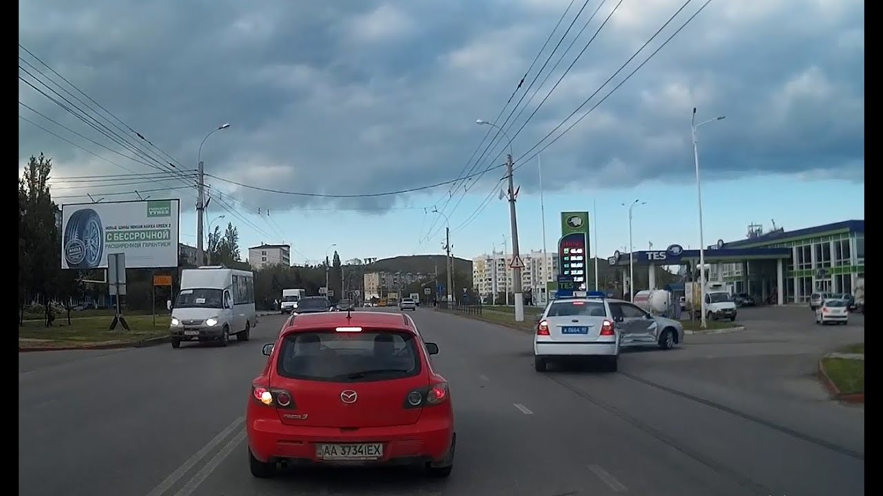 Красная хонда авария