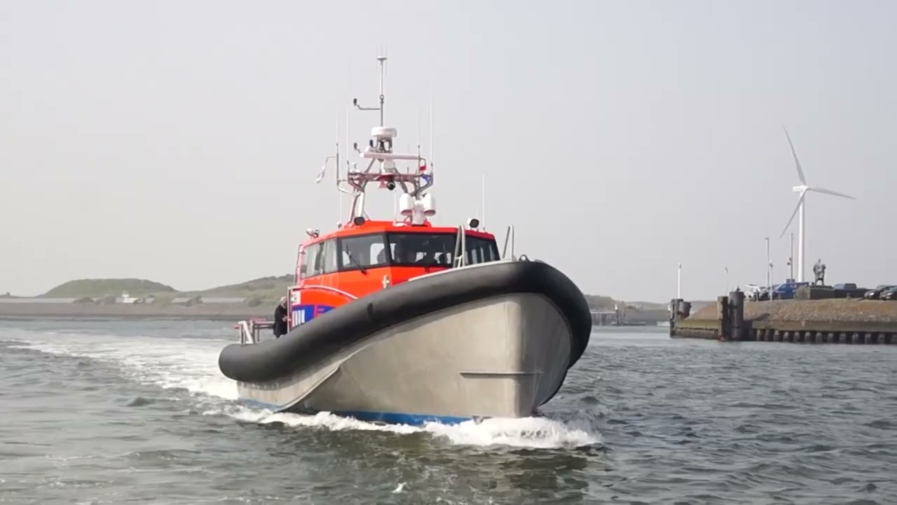 3-4-2014 Presentatie van de nieuwe reddingsboot Nh 1816 van de KNRM in IJmuiden