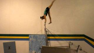 Carly Kiesow clear-hip hand, toe half