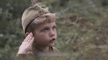 Cậu bé nhỏ tuổi đi lính cứu 8000 quân thoát hiểm trong gang tấc