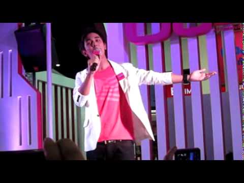 กัน@money expo 2011_ปลุกฉันได้ไหม