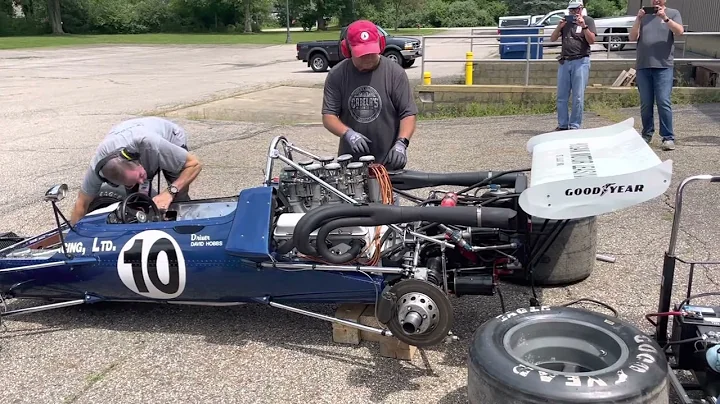 McLaren M10B David Hobbs 1971 F5000 car started fo...
