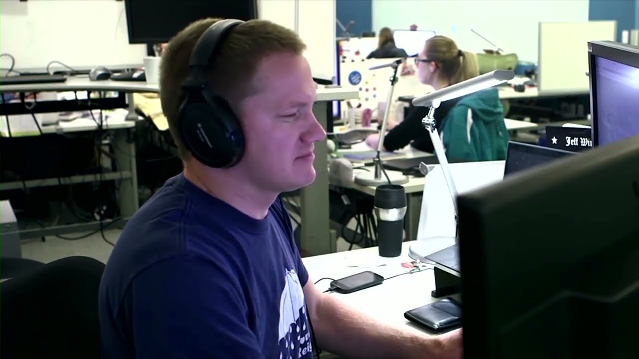 US job growth blows past expectations | REUTERS