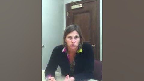 What does a research librarian do?