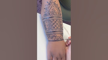 20 minutes of henna application in 32 seconds!! The detail is everything! #hennaart  #timelapse