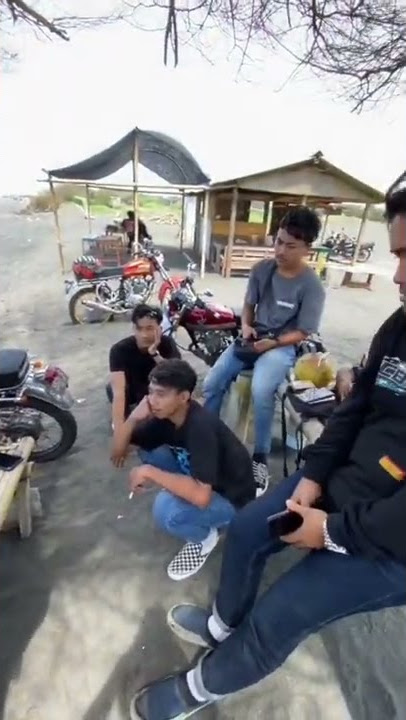 temannya punya cewek, sedangkan temannya lainnya jadi obat nyamuk 🤣😂,#pacaran #obatnyamuk#video#lucu