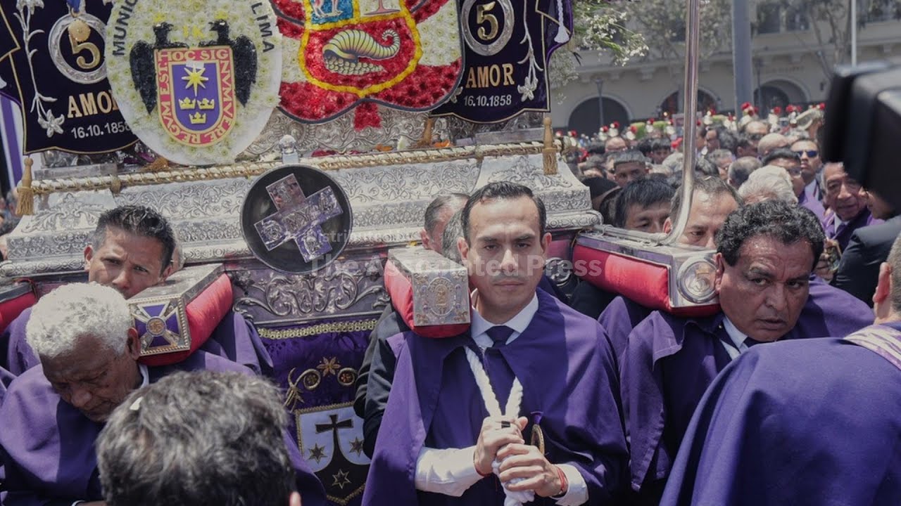 Peru’s president joins Lord of Miracles procession amid unrest