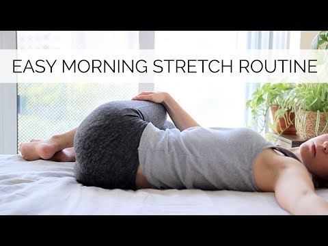 5 MORNING STRETCHES IN BED | to wake up & energize