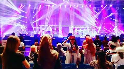 FITRI CARLINA AND JIGO HONGKONG