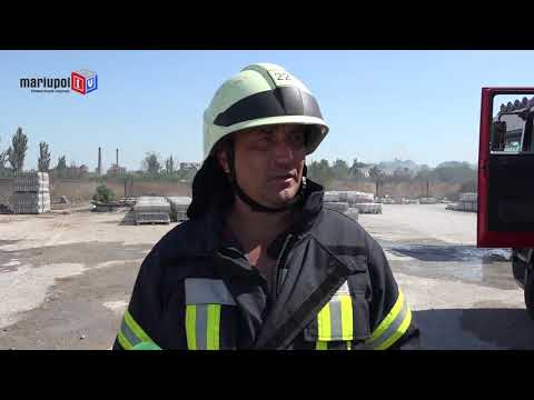 В Мариуполе горел склад стройматериалов и дачные дома