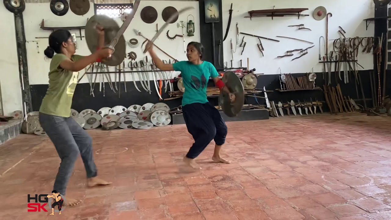 Girls on action | വാളും പരിചയും പരിശീലനത്തിൽ | Aditya and Nandana in Kalari Practise session |