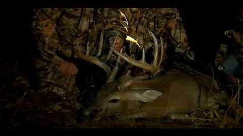 Janice Maxfield Shoots a Great Buck in KS