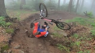 Schlamm Schlacht mit dem DOWNHILLBIKE