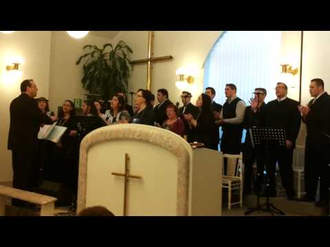 Video: Kuinka Laulaa Kirkon Kuorossa