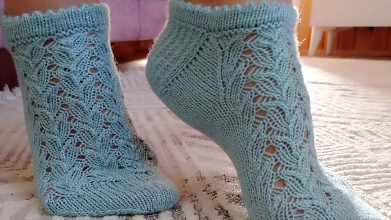 YAPRAKLARIN DANSI BİLEK ÇORABI YAPILIŞI Part~1💙