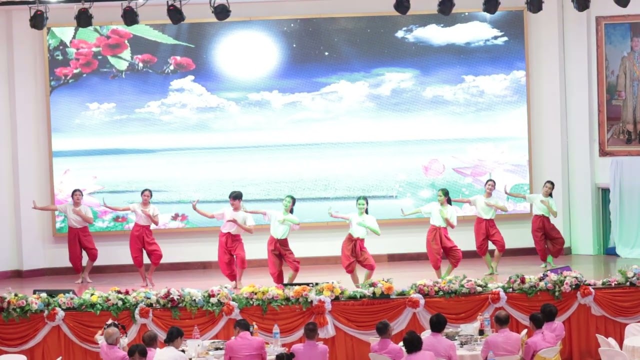 ระบำจำปาศรี โดยนักเรียนโรงเรียนอุดรวิทยา