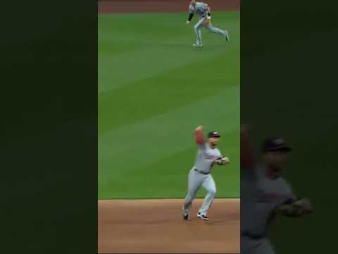 Daniel Murphy tricks Yoenis Cespedes with a high IQ play