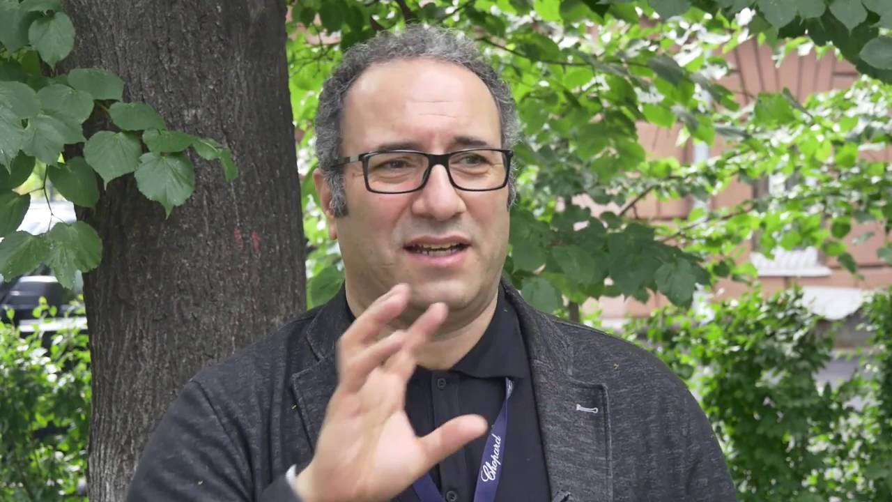 Режиссер РЕЗА  МИРКАРИМИ/REZA MIRKARIMI (ДОЧЬ/DOKHTAR)