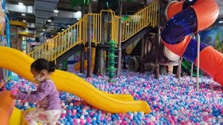 #Serunya Mandi Bola! Bermain & Bersantai di Kolam Bola Raksasa