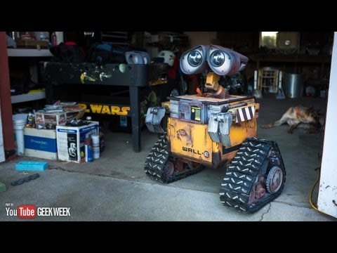 Making a Real Life-Size Wall-E Robot (Geek Week!)