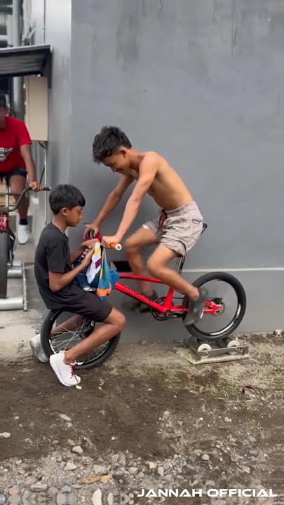 LATIHAN KECEPATAN   ROLLER BIKE #shorts #viralvideo #sepeda #bmx #balapliar