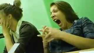 Студентка на экзамене отжигает! Держитесь за стулья! Студентка на экзамене отжигает! Держитесь за стулья!