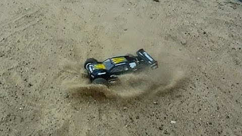 Team Associated RC18T2