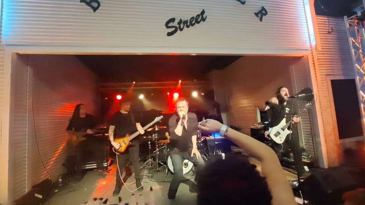 Earshot - Wait (Live in Corpus Christi)