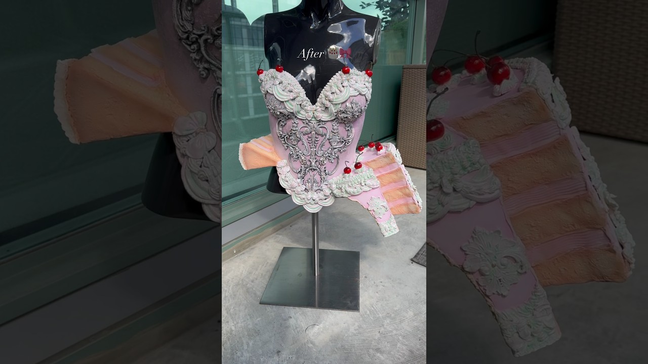 Love a lil paint job🎂🎀🤭 #costume #costumedesign #cake #cosplay #cosplayer #cakedecorating #artist