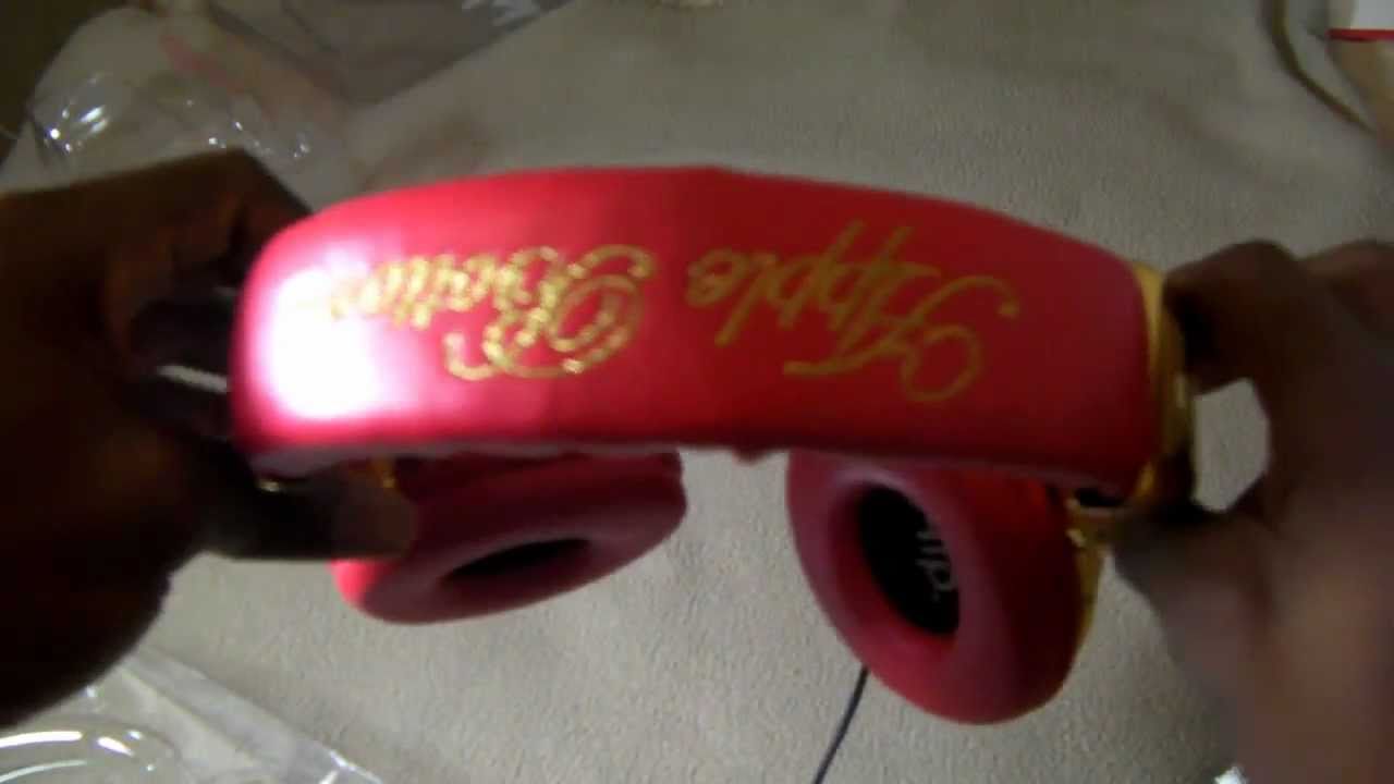 Unboxing: iHip APPLE BOTTOM Headphones