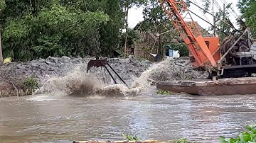Xáng dây dùng rào bơi phà trên sông. Xáng cạp đất vét lòng sông lớn 111 - Thương Miền Tây