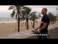 'Saudade do Brasil': modelo conta que sente falta do swing e a voz de Ivete Sangalo.
