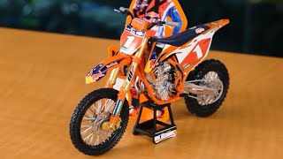 Un-Boxing! New Ray Toys KTM Factory Racing 2017 Ryan Dungey 1:10 Scale Motorcycle Replica