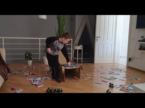 მონსტრი მანქანების შეჯიბრი ტრამპლინიდან გადახტომაში