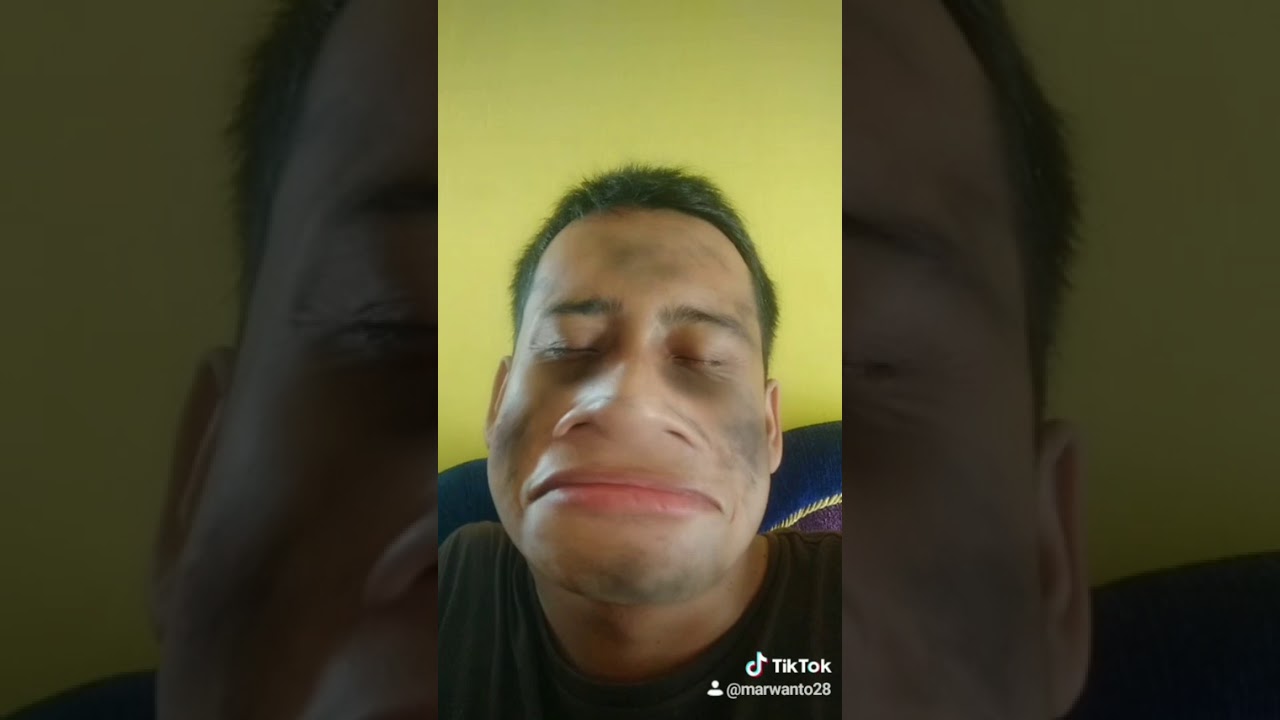 Cowok ganteng main tik tok - YouTube
