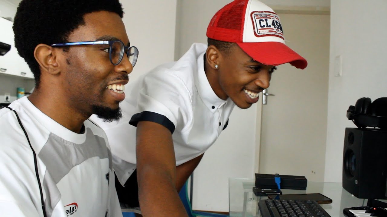 2 Producers Make A Fire Private School Amapiano Beat (ft. @Djkg.production)