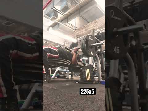 225 bench press #cbum #mrolympia #theweeknd #bodybuilding #classicphysique #chrisbumstead #mrolympia