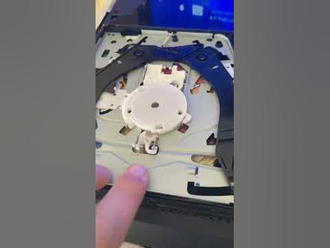 не читает диски пс4