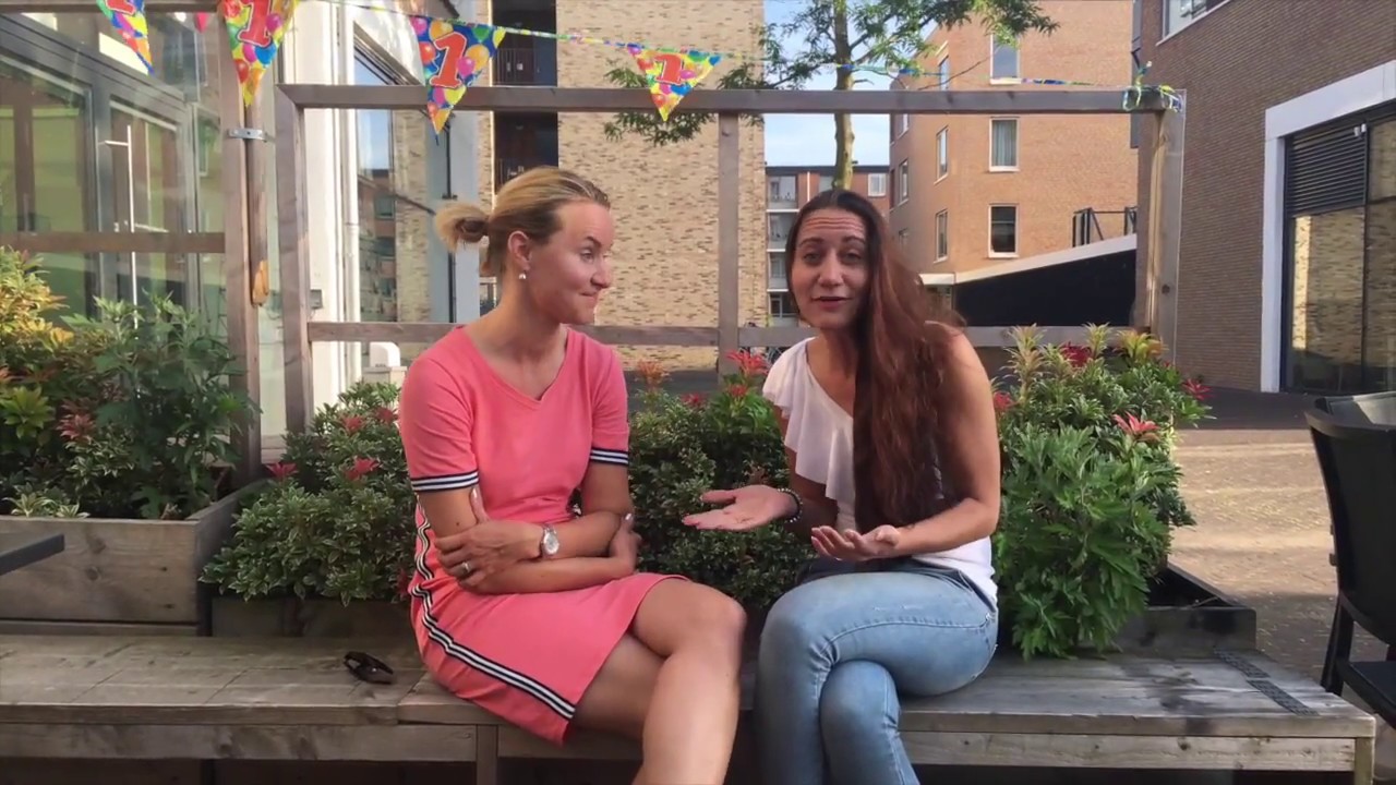 Vlog 6 Wijntje aan het Pleintje Kim en Sylvia YouTube