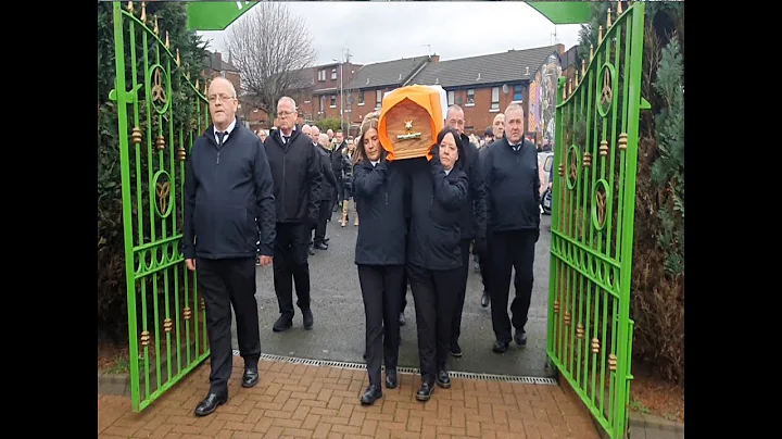 Gerry Adams delivers oration at the funeral of Bob...