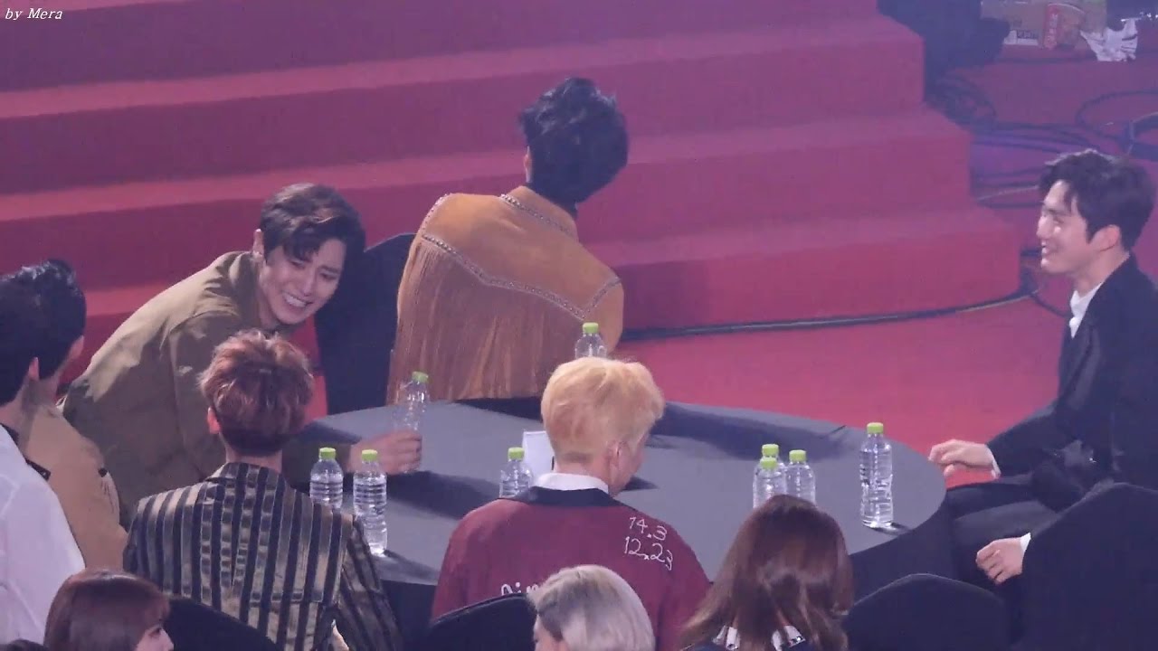 170222 엑소 (EXO) 팬투표인기상 개인부문 세훈 수상 축하 [전체] 직캠 Fancam (2016 가온차트어워드) by Mera