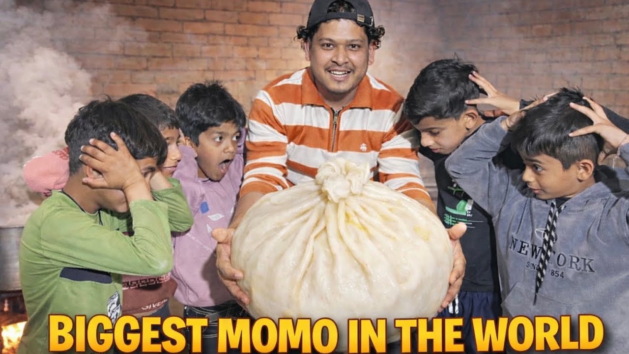 हमने बना दिया दुनिया का सबसे बड़ा मोमो 😱 | We Made The World’s Biggest Momo