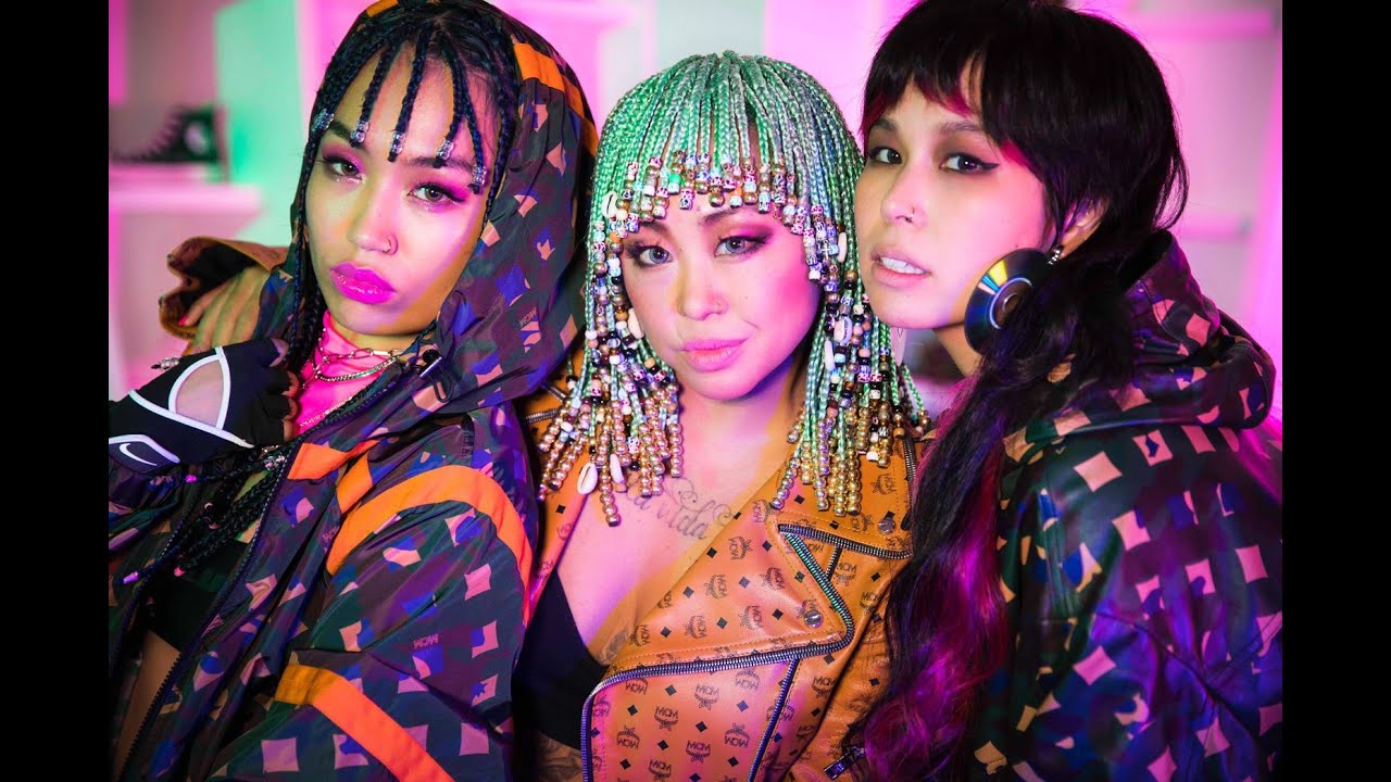 MV】LUNA / ICHIBAN feat. AI（Choreo by RIEHATA） - YouTube