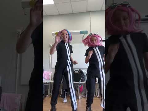 Почему у всех нормально у нас нет? #betsy #dance #suzy #funny #юмор #янепон