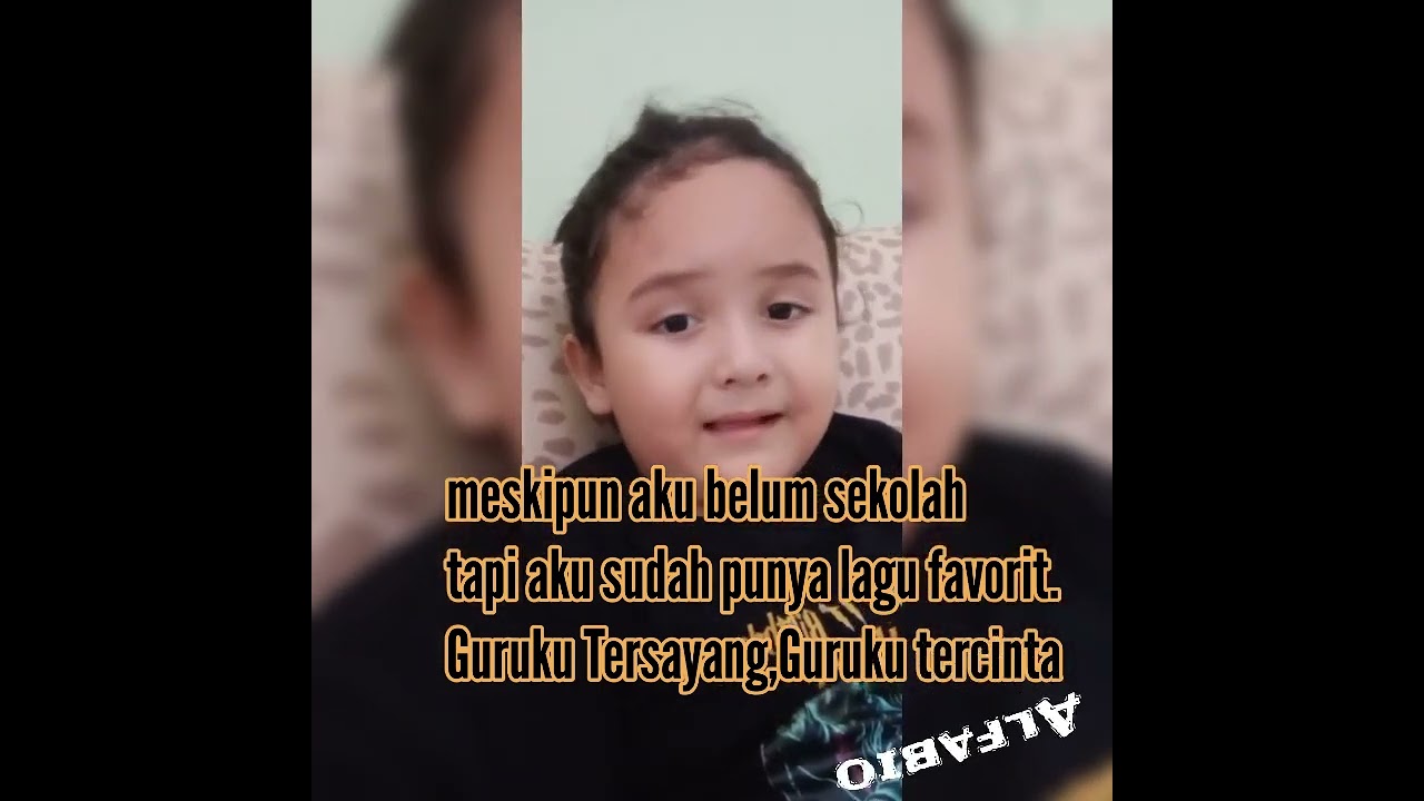 Alfabio nyanyi lagu favoritnya.
