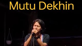 Video thumbnail of "John Chamling - Mutu Dekhin Live | Mann Mai Chau Timi Mann Mai Basnu Hai"