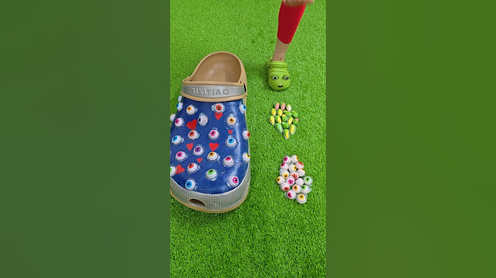 Super cool giant slippers 🦶🦶 Corn socks 🌽🌽 #love #trending #slippers