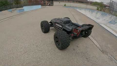 Arrma Kraton EXB at the Skate Park!