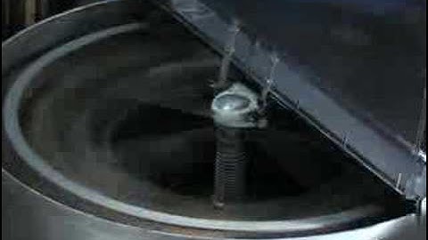 Extracting thixotropic Manuka honey with Beetech Honeysucker Extractor and Hummer Spinfloat centrifuge