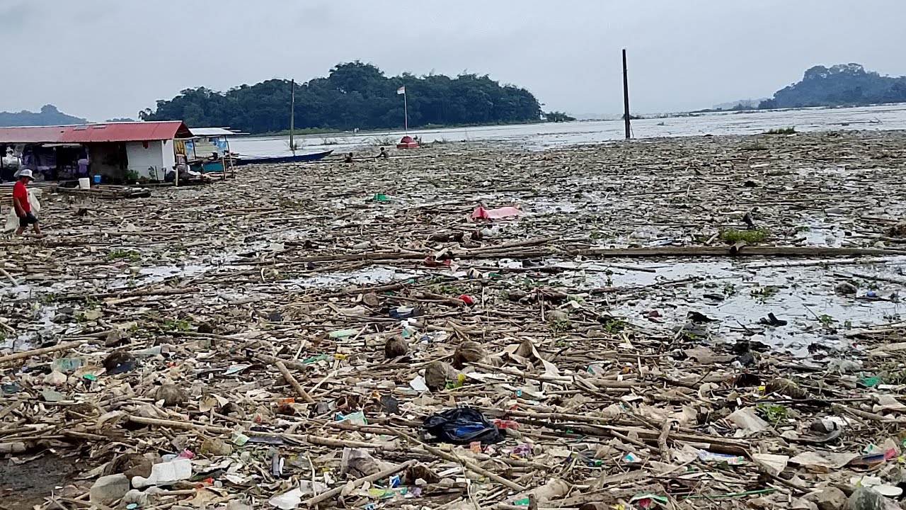 Kondisi Waduk Jatigede di Pesisir Tugu Wado 